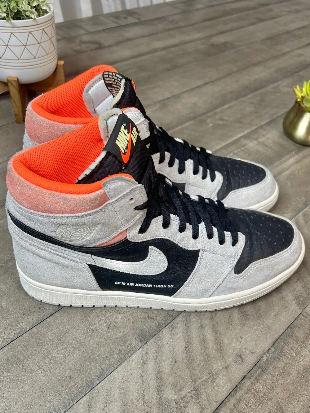 Air Jordan 1 Retro OG High Hyper Crimson Size 13 Men’s Basketball Sneakers